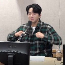 Recent activity shot of Hwang Chiyeol