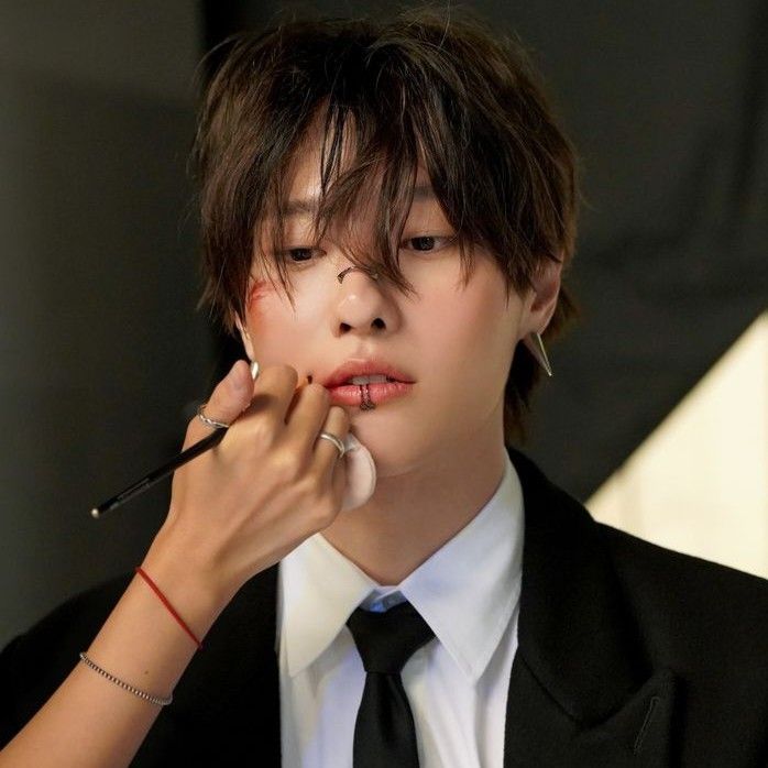 Behind-the-scenes cut of WOODZ