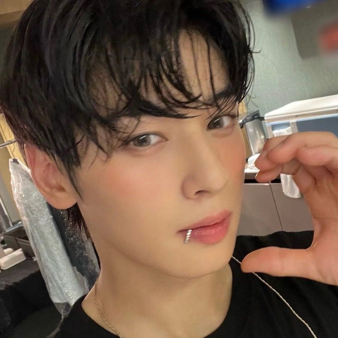 A moment captured by Eunwoo (ASTRO)'s fan