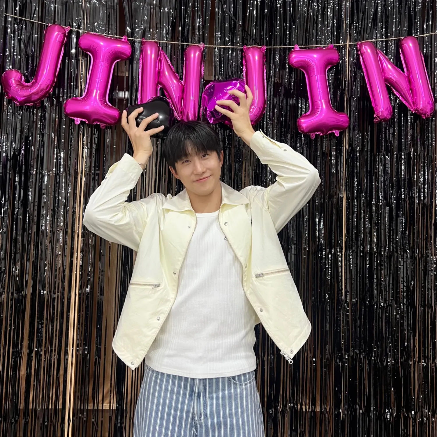 Latest photo of Jinjin (ASTRO)
