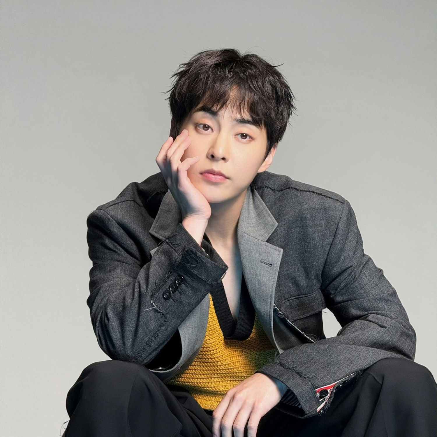 Behind-the-scenes cut of Xiumin (EXO)
