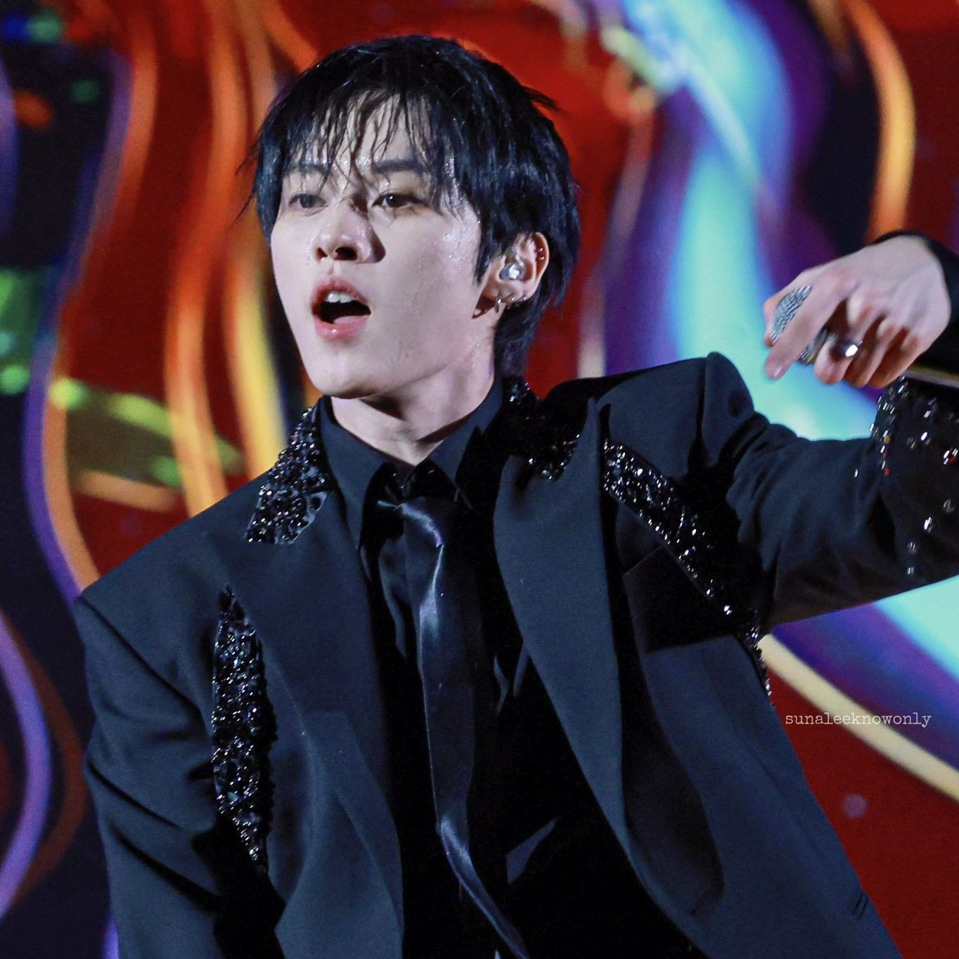 Must-see popular post of 리노 (Stray Kids), your favorite