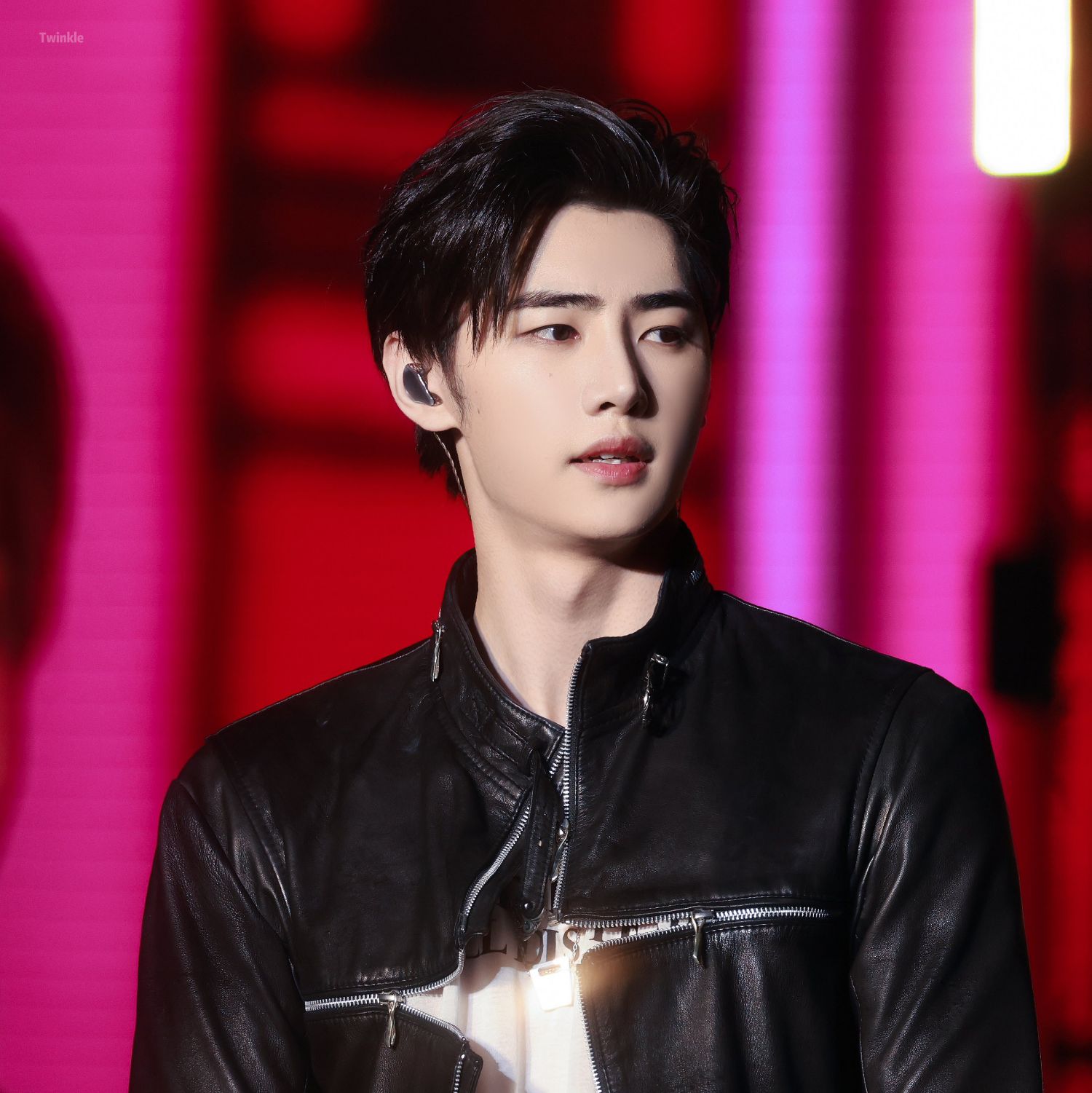 Foto aktivitas terbaru Sunghoon (ENHYPEN)