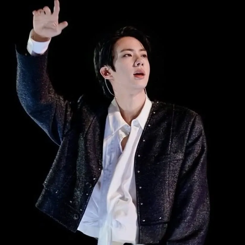 Behind-the-scenes cut of Jin (BTS)