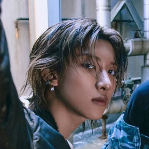 A moment captured by Woojin (LNGSHOT)'s fan