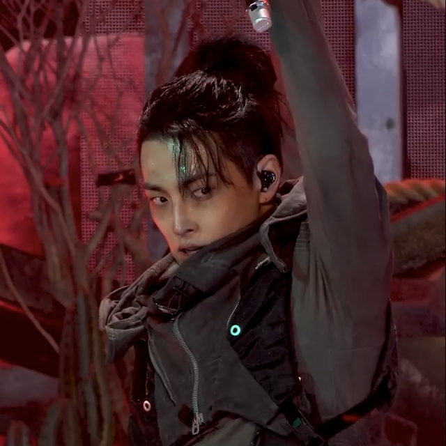 Recent activity shot of Hongjoong (ATEEZ)