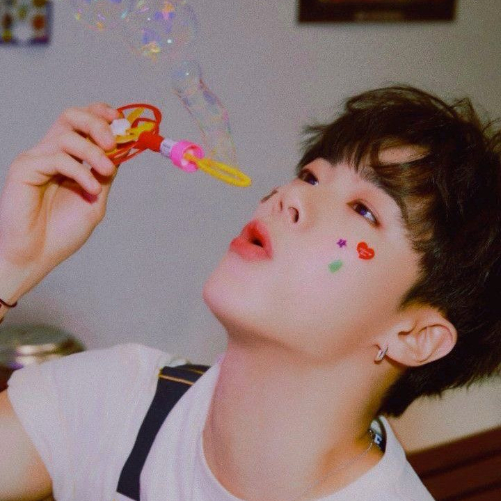 ASTRO的最新照片