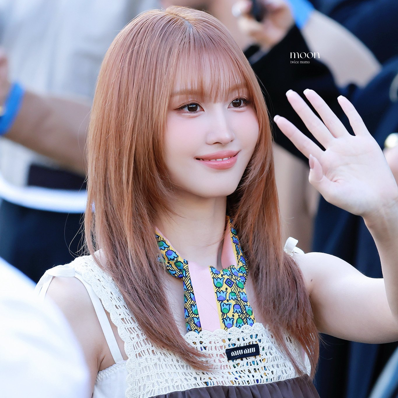 Foto aktivitas terbaru Momo (TWICE)