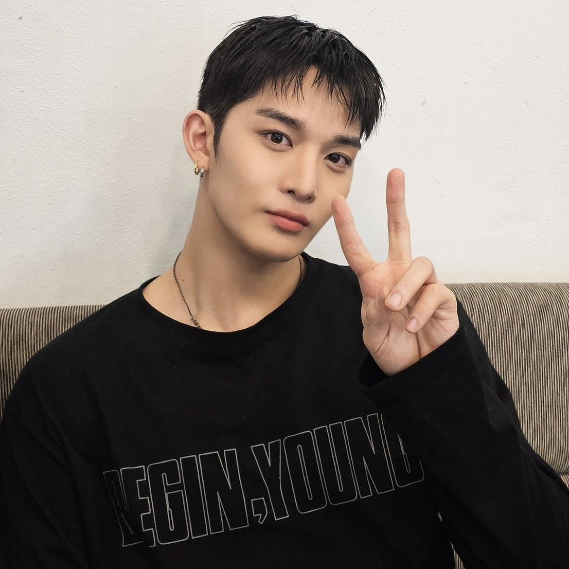 ペ・ジニョンの最近の活動写真