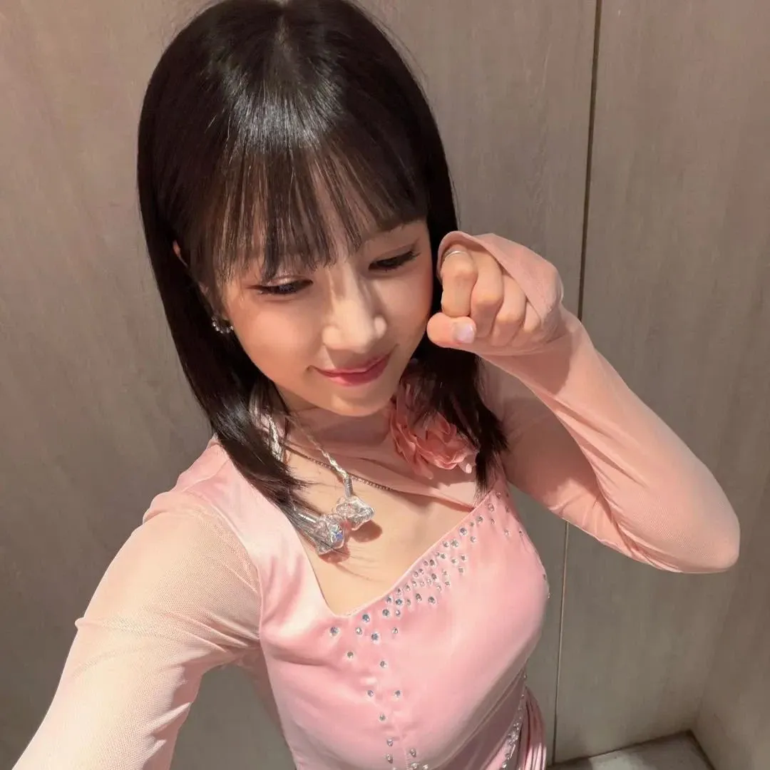 Behind-the-scenes cut of Park Chorong (Apink)