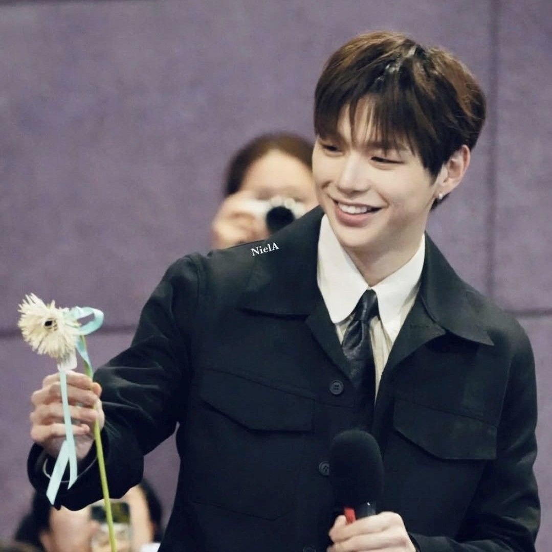 A moment captured by Kang Daniel's fan