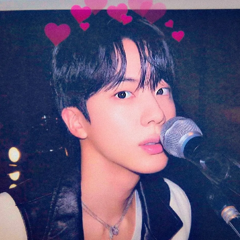 진 (방탄소년단) 최근 활동샷