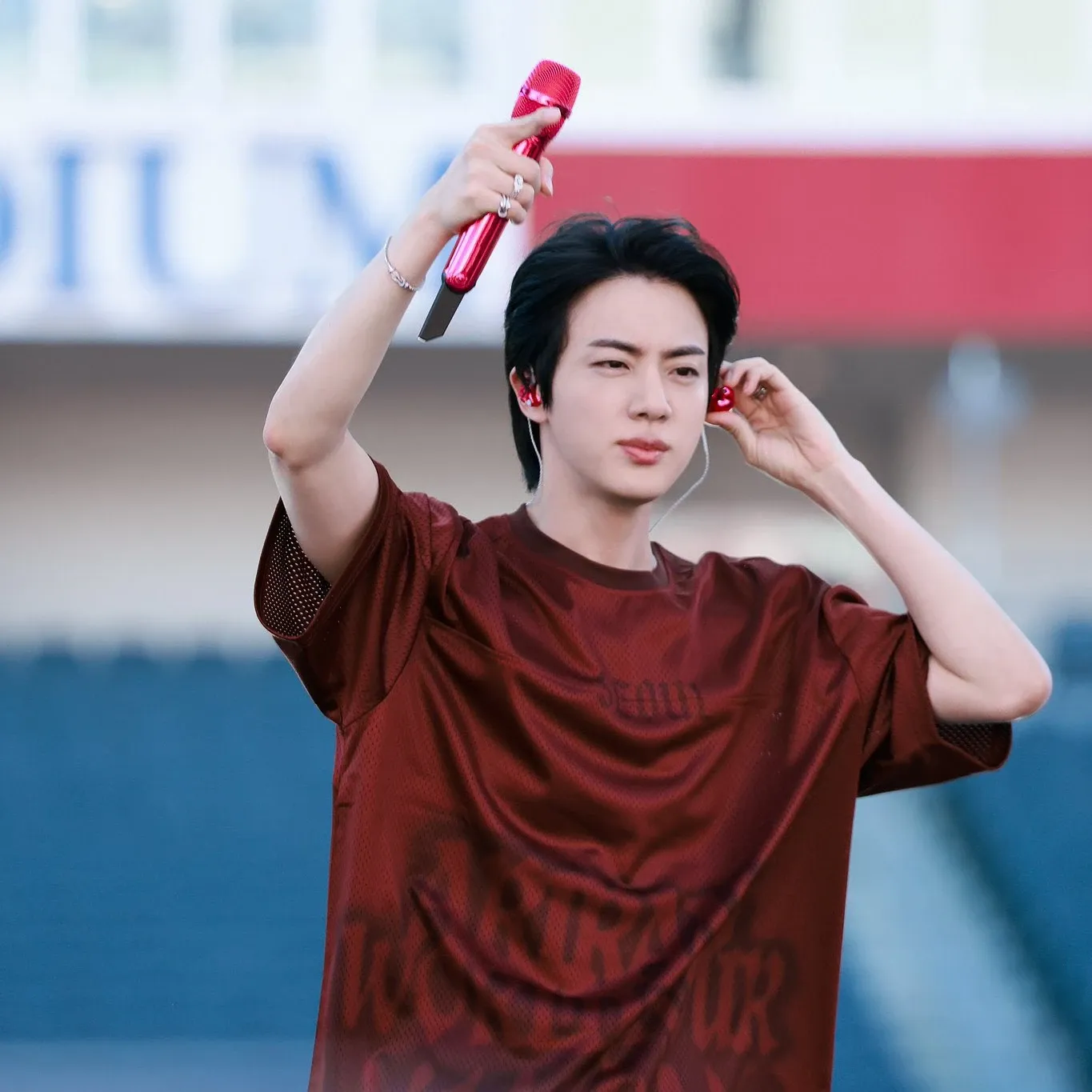 Potret di balik layar Jin (BTS)