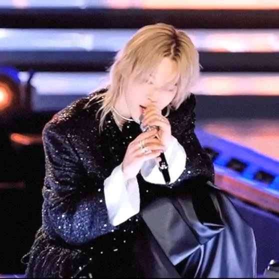 Hot post catching attention from 지민 (방탄소년단)'s fandom