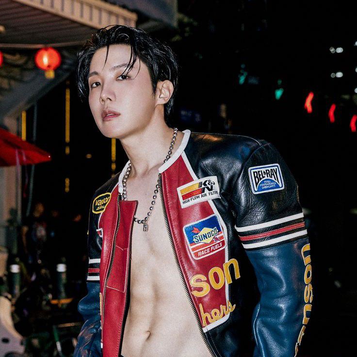 Foto terbaru j-hope (BTS)