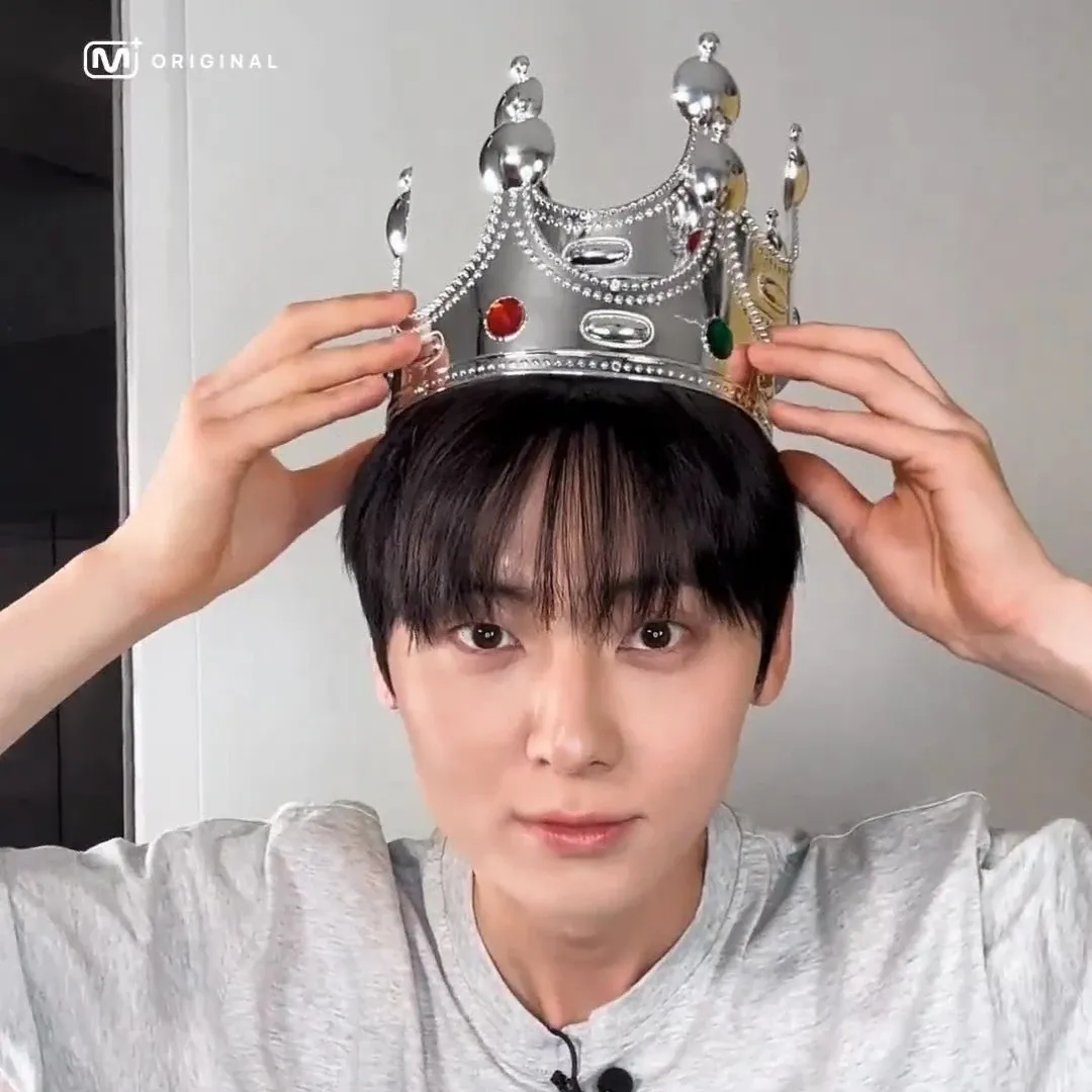 Recent activity shot of Hwang Minhyun