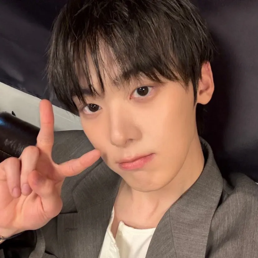 윤산하 (아스트로)의 최신 사진