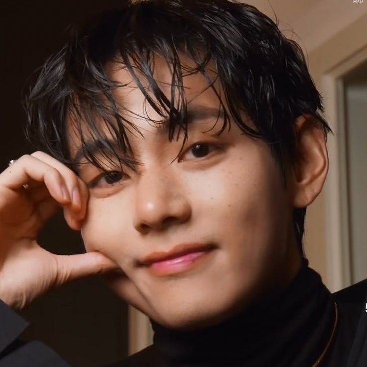 Foto aktivitas terbaru V (BTS)