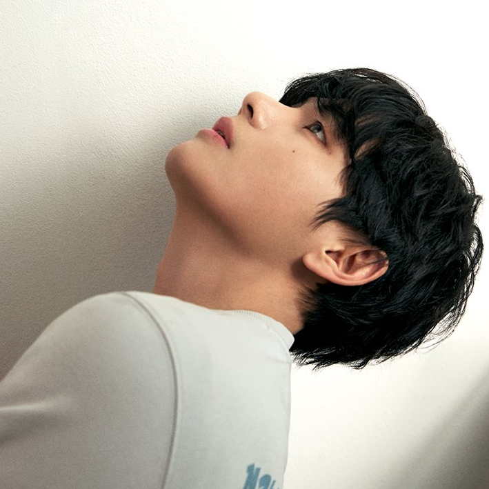 뷔 (방탄소년단)의 비하인드 컷