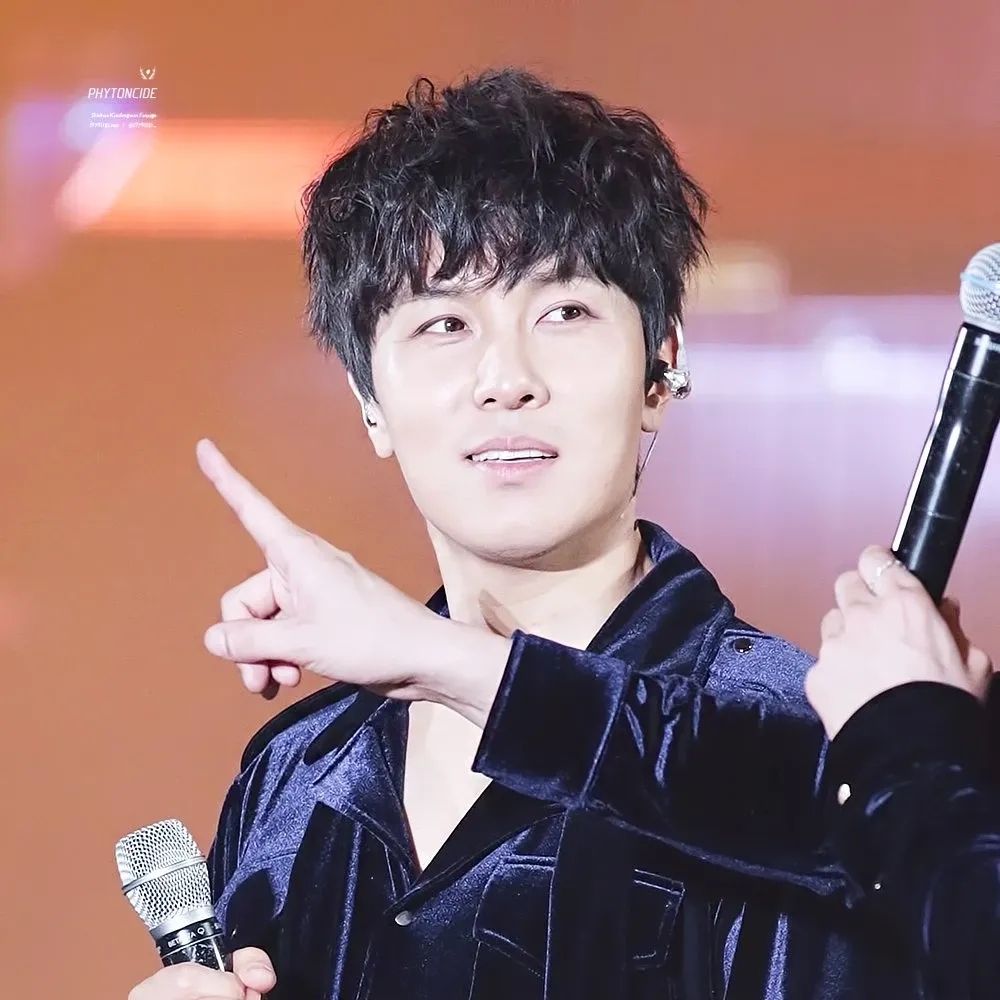 Recent activity shot of Kim Dongwan (SHINHWA)