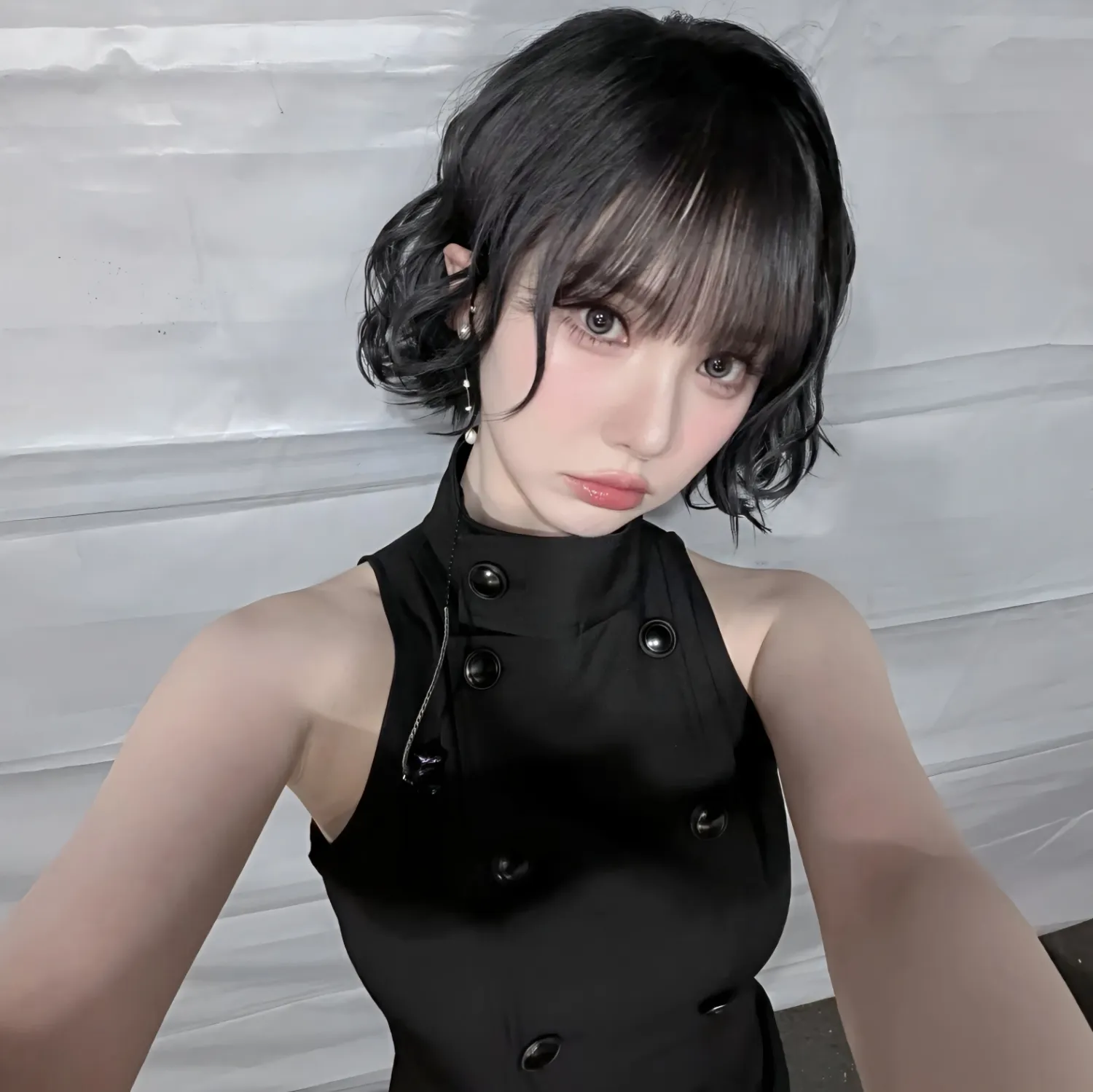 Behind-the-scenes cut of VIVIZ