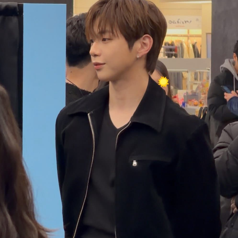 Latest photo of Kang Daniel