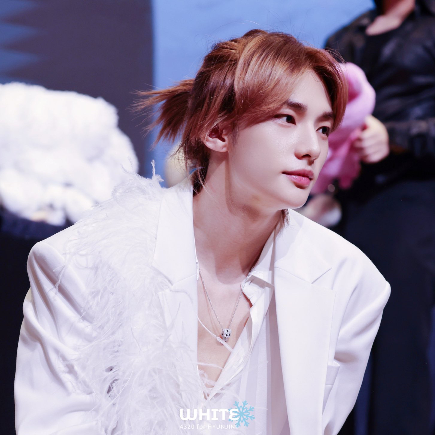 Foto aktivitas terbaru Hyunjin (Stray Kids)