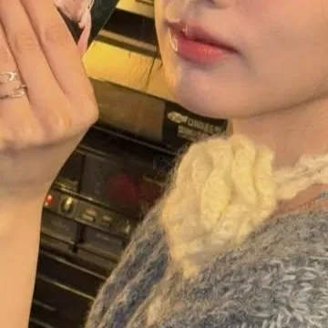 A moment captured by Jeong Yein (Lovelyz)'s fan