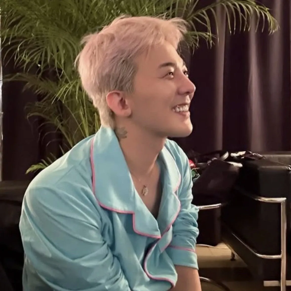 Foto terbaru G-DRAGON (BIGBANG)