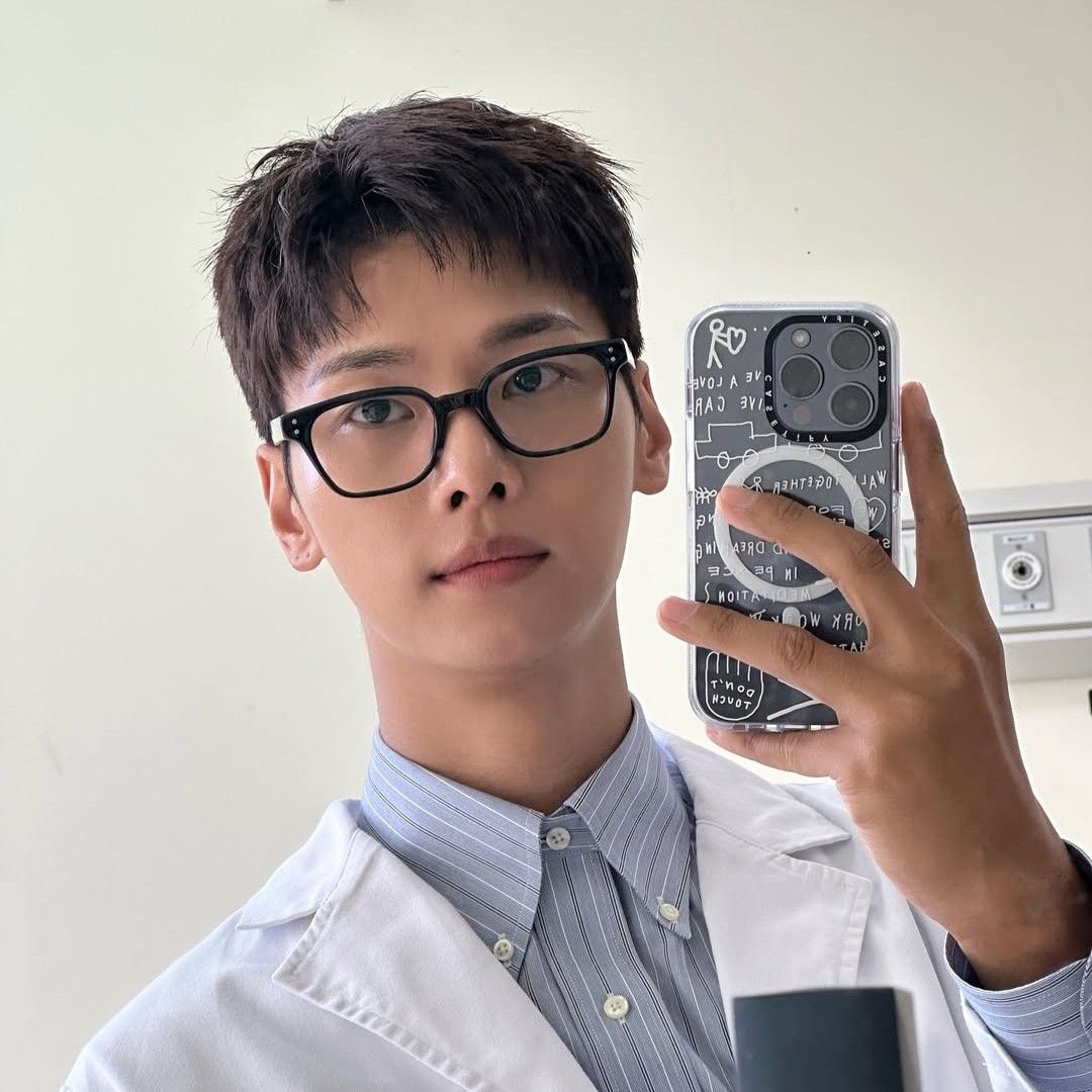 Recent activity shot of VIXX