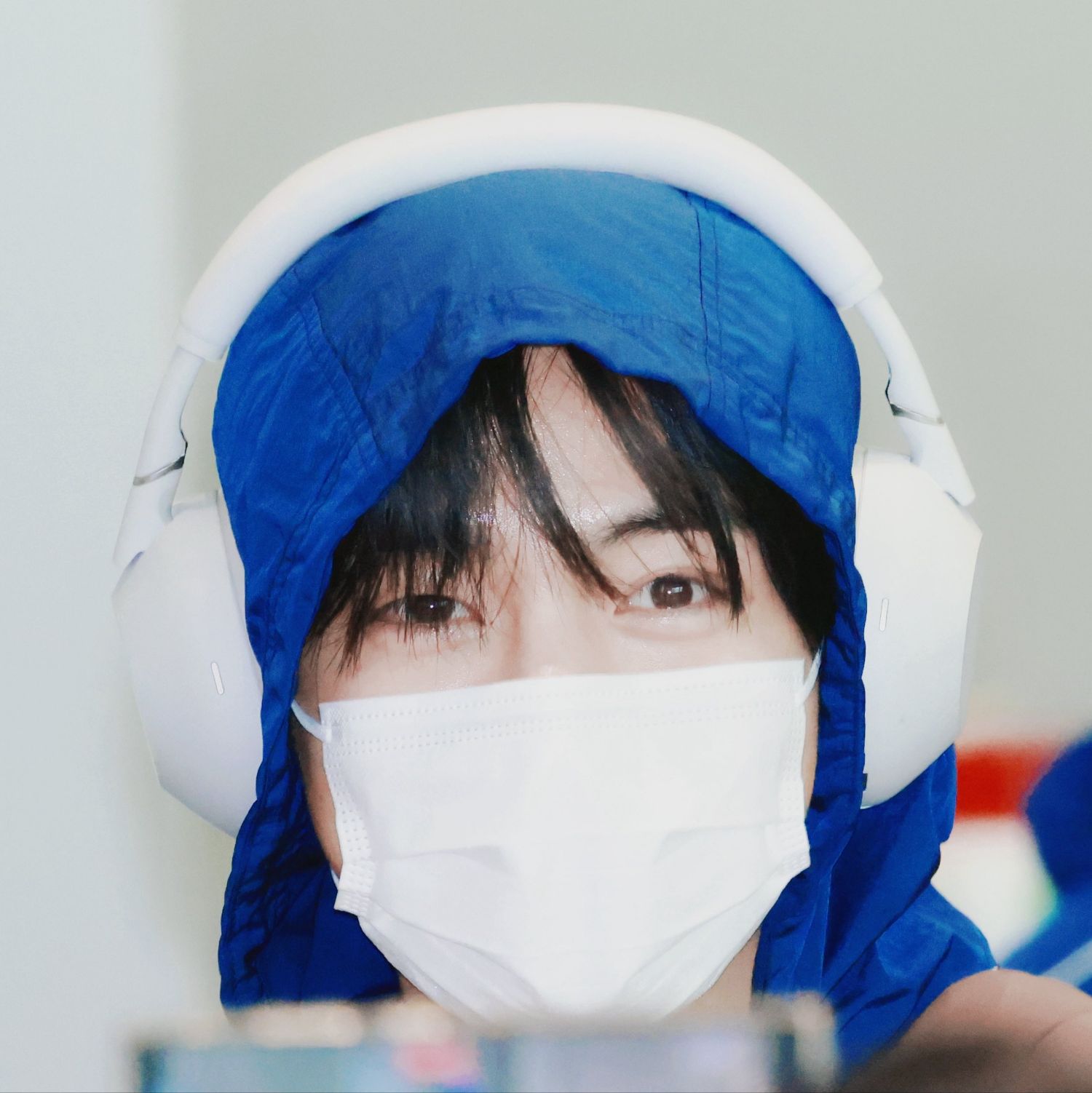 뷔 (방탄소년단)의 최신 사진