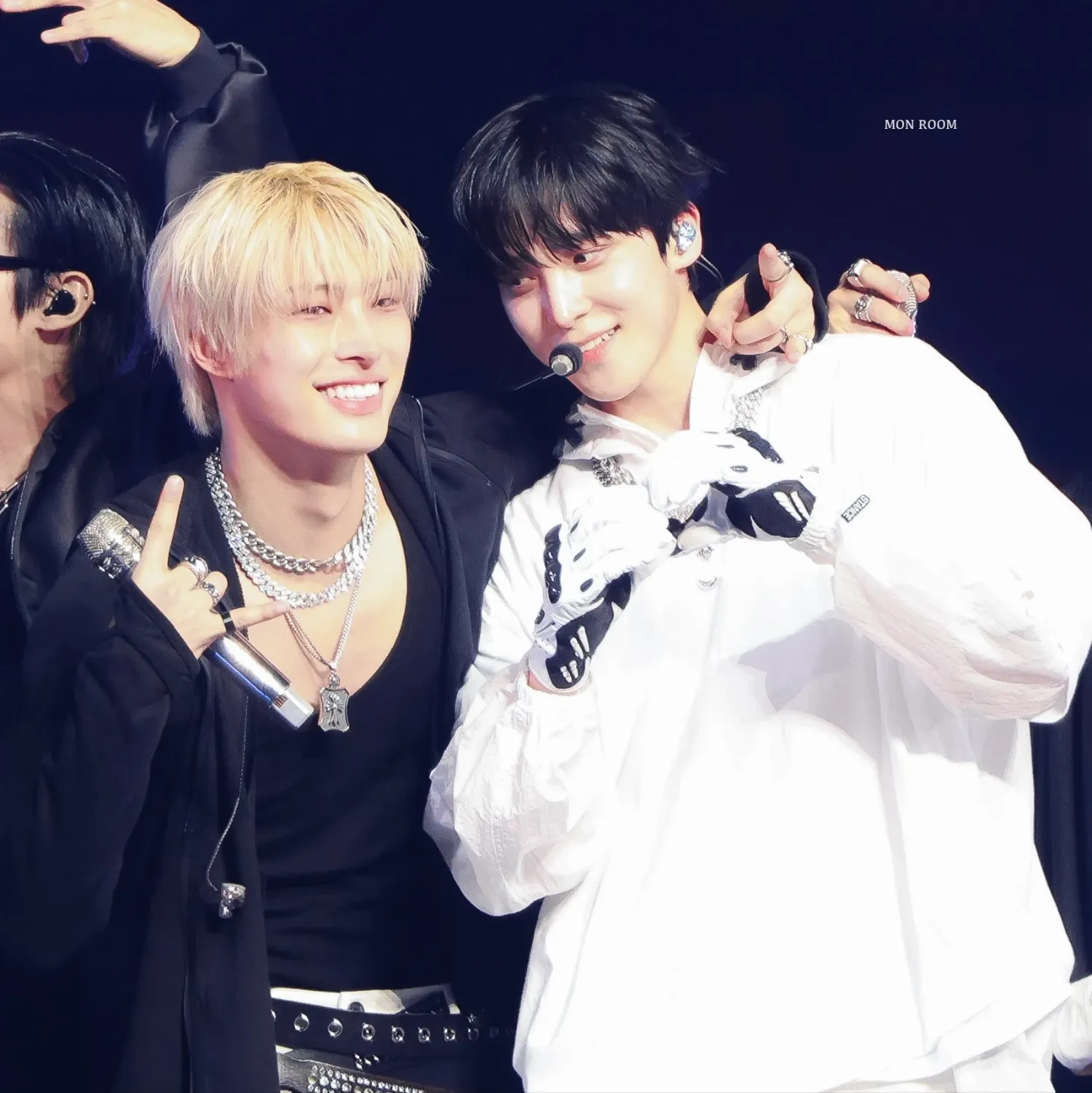 ATEEZの舞台裏ショット