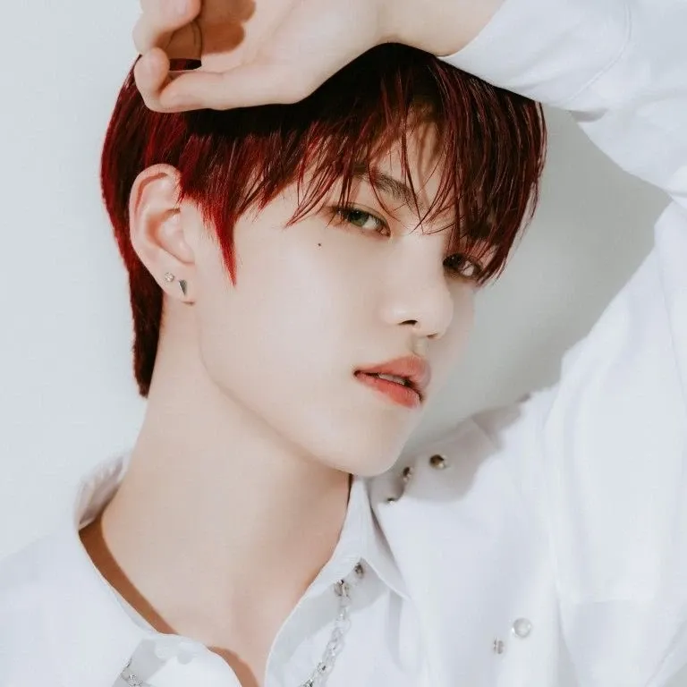 Behind-the-scenes cut of Gyehyeon (VERIVERY)