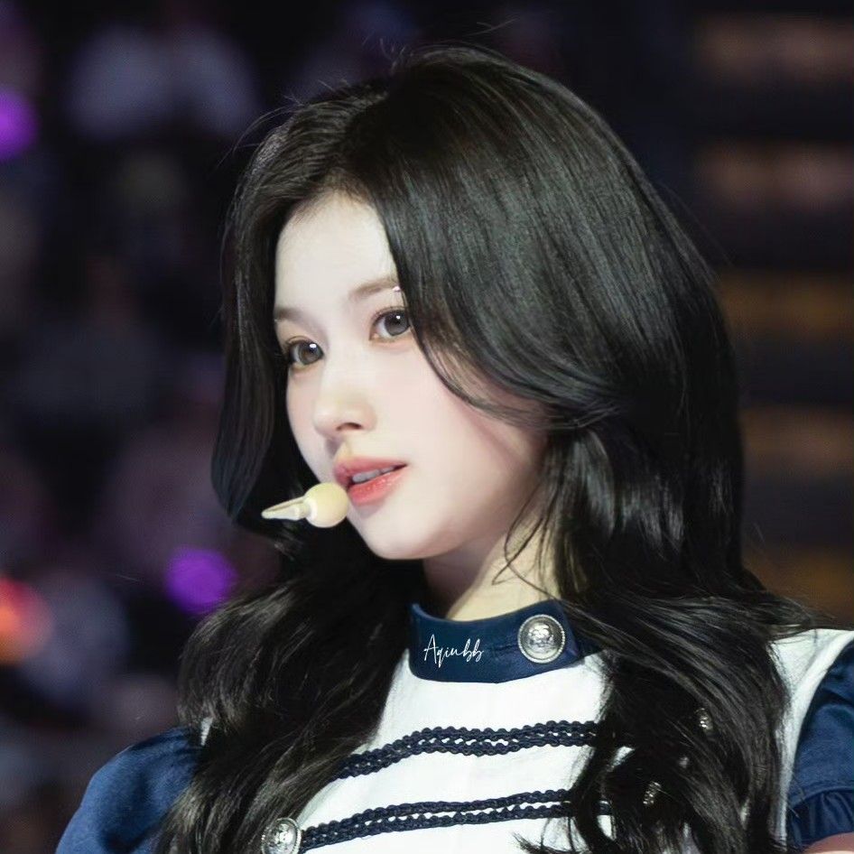 A moment captured by Sana (TWICE)'s fan