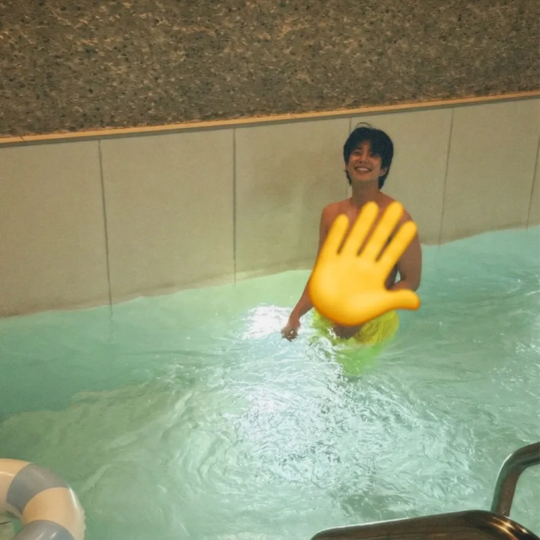 A moment captured by MJ (ASTRO)'s fan