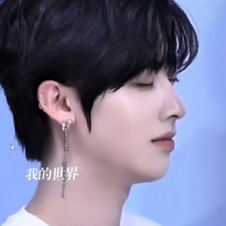 Foto terbaru Ricky (ZEROBASEONE)