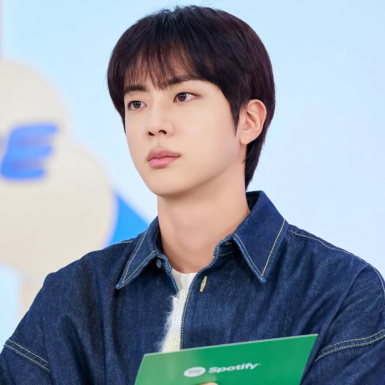 Foto aktivitas terbaru Jin (BTS)
