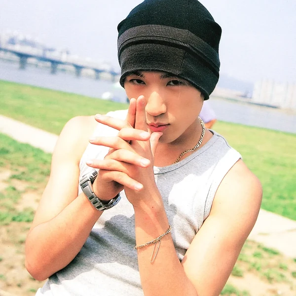 Foto perwakilan Lee Minwoo (SHINHWA) yang penuh pesona