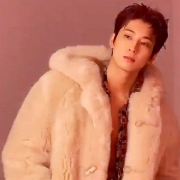 원우 (세븐틴)의 최신 사진