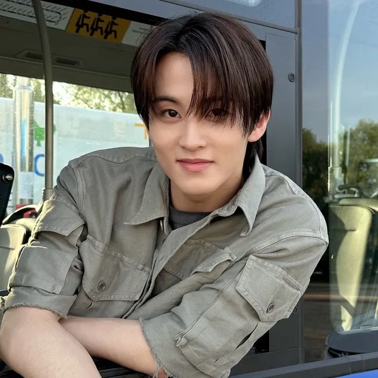 Latest photo of Mark (NCT 127, NCT DREAM)