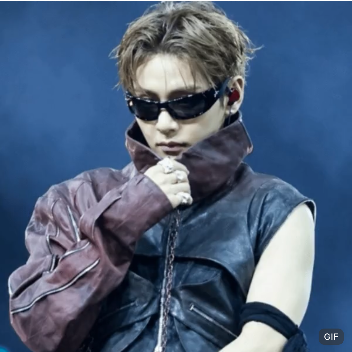 Foto aktivitas terbaru V (BTS)