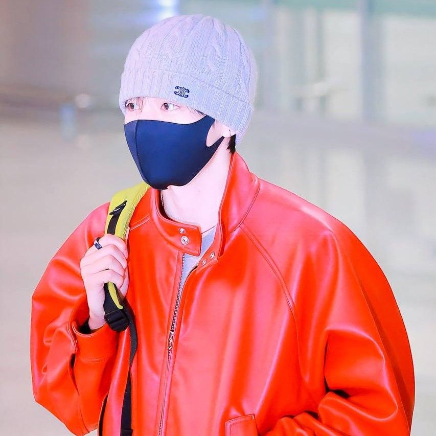 뷔 (방탄소년단)의 비하인드 컷