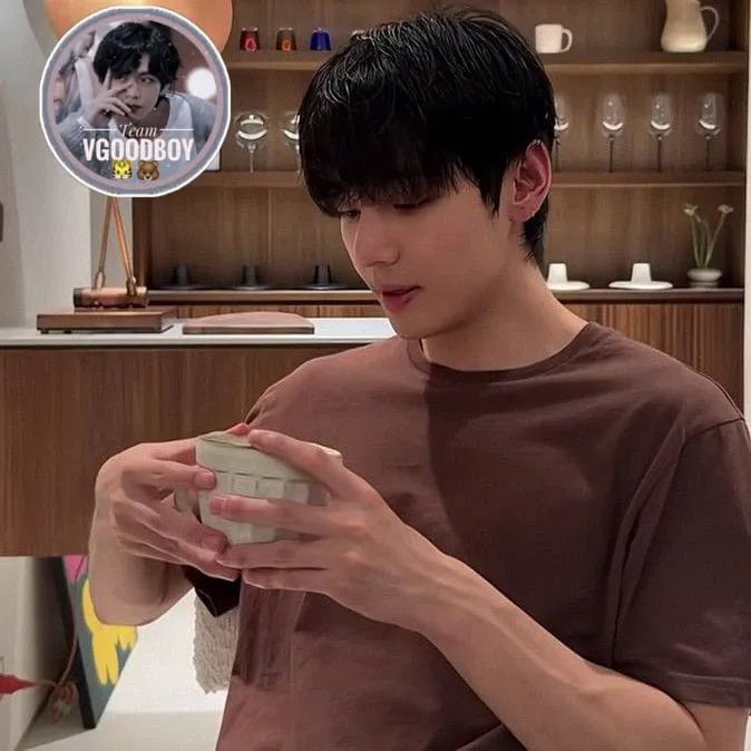 Behind-the-scenes cut of V (BTS)