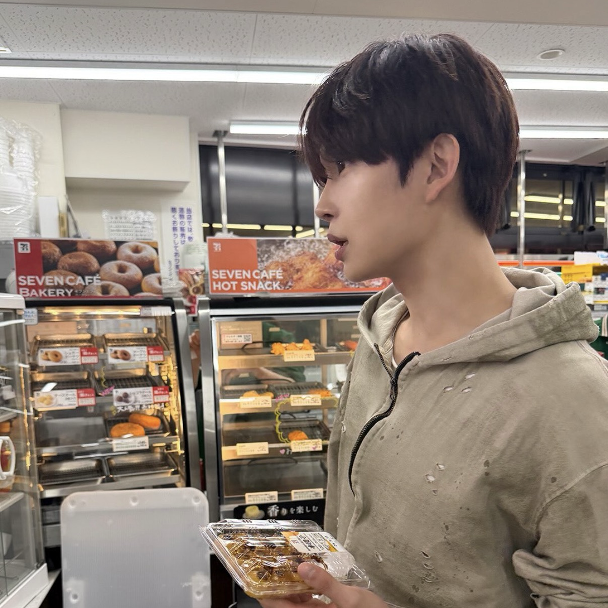 A moment captured by Kim Geonwoo (ALPHA DRIVE ONE)'s fan