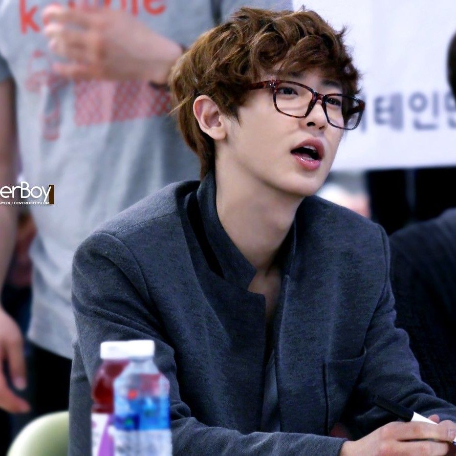 燦烈 (EXO)的最新照片