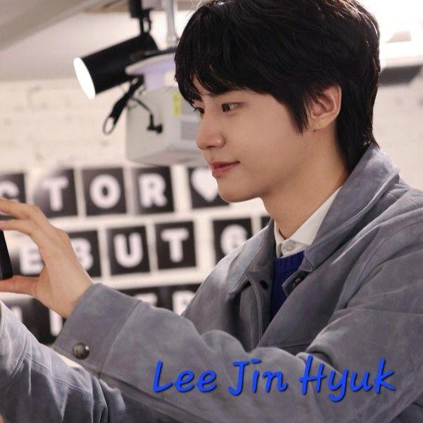 A moment captured by Lee Jinhyuk's fan