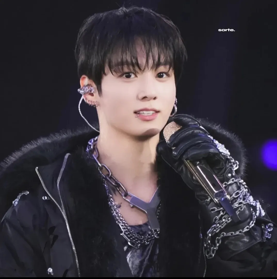 Foto aktivitas terbaru Jungkook (BTS)