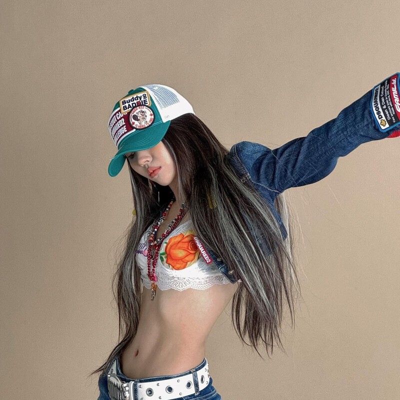 Behind-the-scenes cut of Soyeon (i-dle)