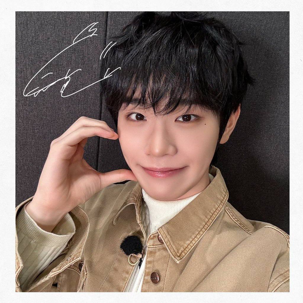 Latest photo of Kim Taerae (ZEROBASEONE)