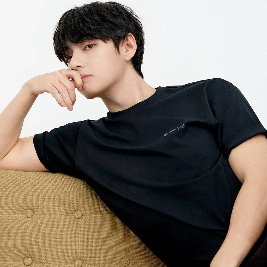 Foto terbaru V (BTS)